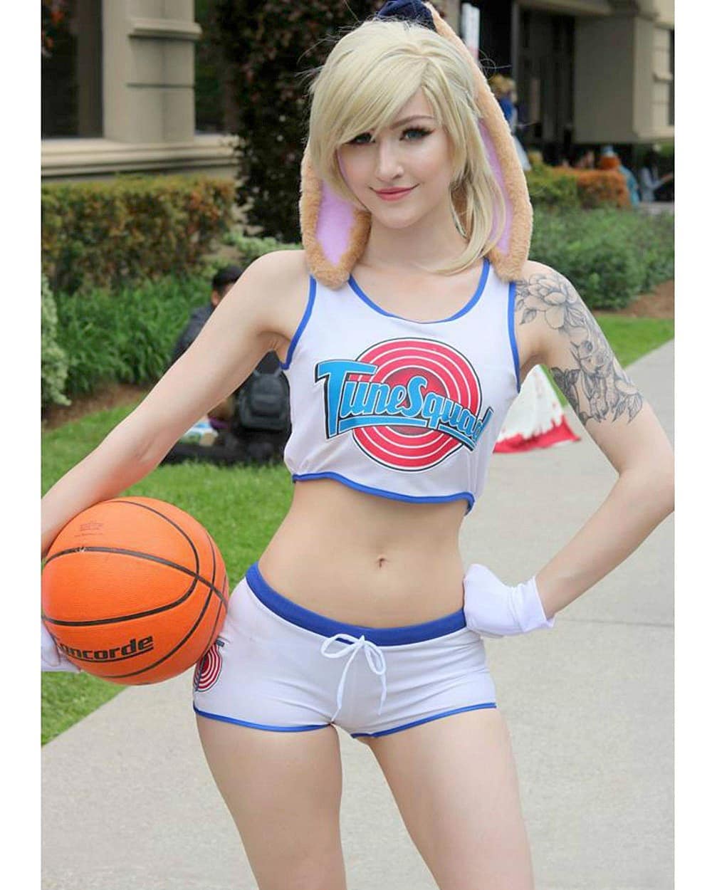 Lola Bunny cosplay 14