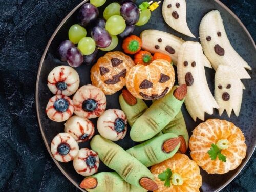 Healthy Spooky Halloween Fruit Treats with Bananas and Oranges 500x375 1